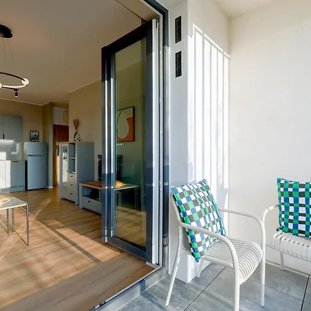 Meet And Greet, Przy Hali Koncertowej アパート ウッチ