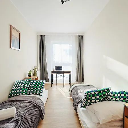 Meet And Greet, Przy Hali Koncertowej アパート *