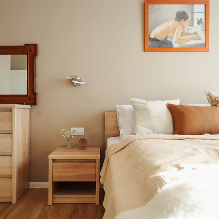 Meet And Greet, Przy Hali Koncertowej アパート ウッチ