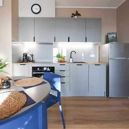 Meet And Greet, Przy Hali Koncertowej アパート ウッチ