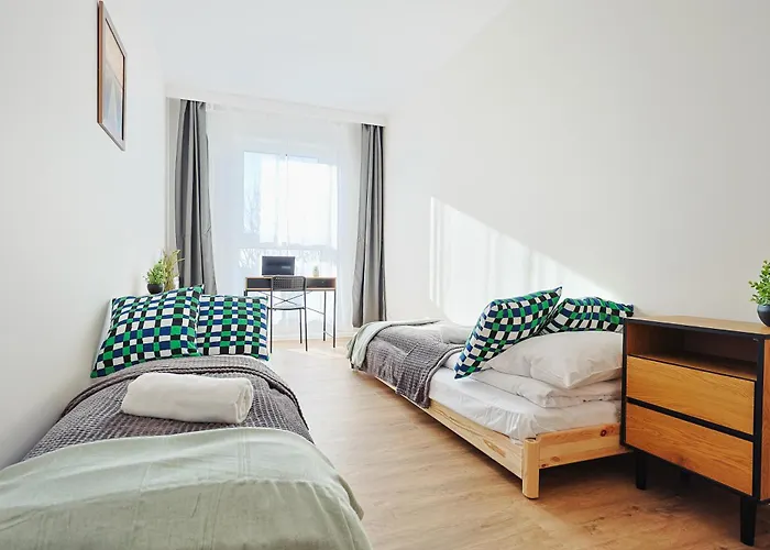 Meet And Greet, Przy Hali Koncertowej Daire Łódź