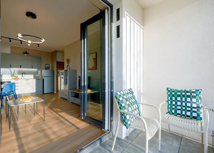 Meet And Greet, Przy Hali Koncertowej Daire Łódź