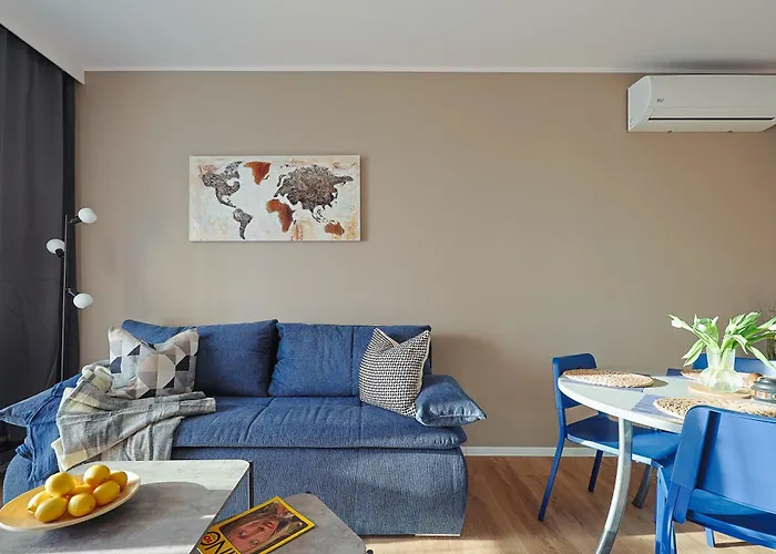 Meet And Greet, Przy Hali Koncertowej Daire *