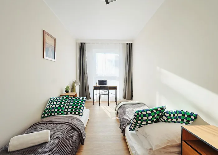 Meet And Greet, Przy Hali Koncertowej Daire *