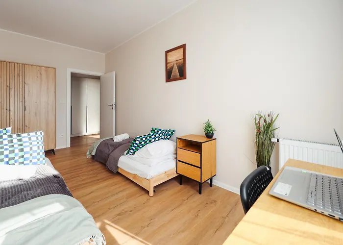 Meet And Greet, Przy Hali Koncertowej Daire Łódź