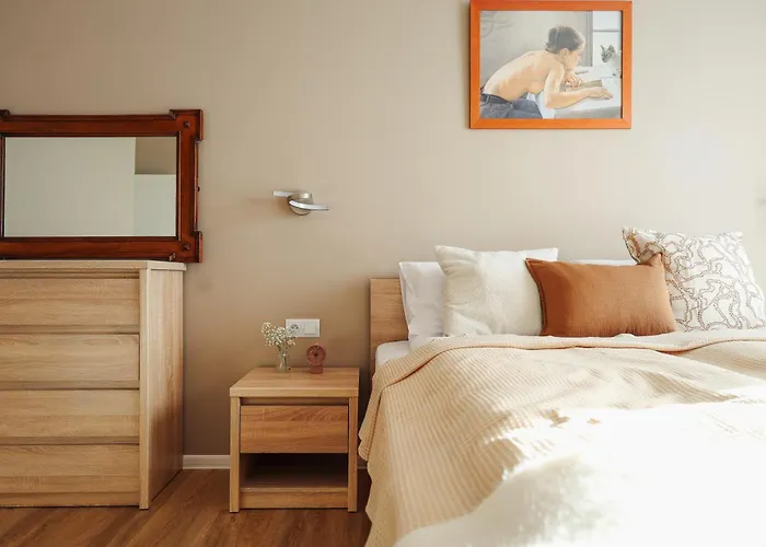 Meet And Greet, Przy Hali Koncertowej Daire Łódź